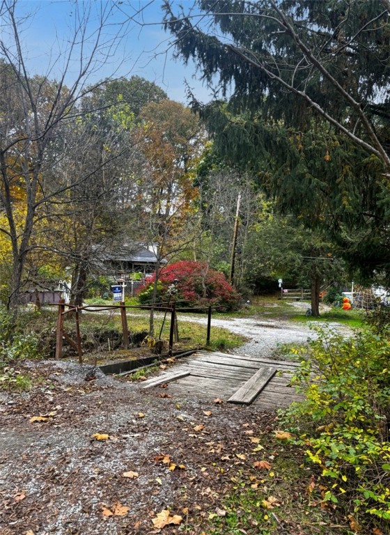 915 Thompson Run Rd