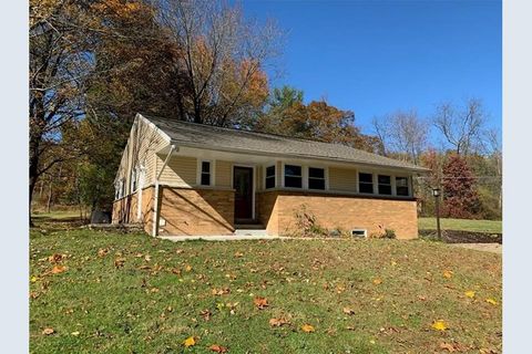 Photo of 8131 Rowan Rd, Cranberry Twp, PA 16066 (MLS # 1743155)