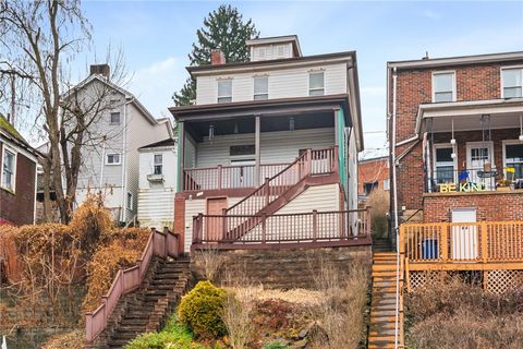 Photo of 746 Greenfield Ave, Pittsburgh, PA 15207 (MLS # 1742412)