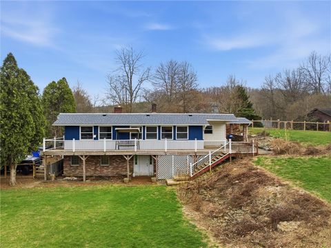 Photo of 438 Lindsay Rd, Zelienople, PA 16063 (MLS # 1745195)