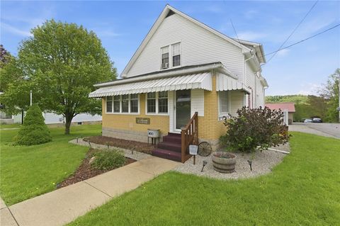 Photo of 400 W Main St, Rural Valley, PA 16249 (MLS # 1752875)