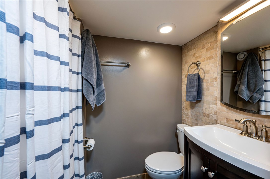 Hempfield Twp - Wml, Pennsylvania 15601, United States, 4 Bedrooms Bedrooms, ,3 BathroomsBathrooms,Residential,Pending,92189