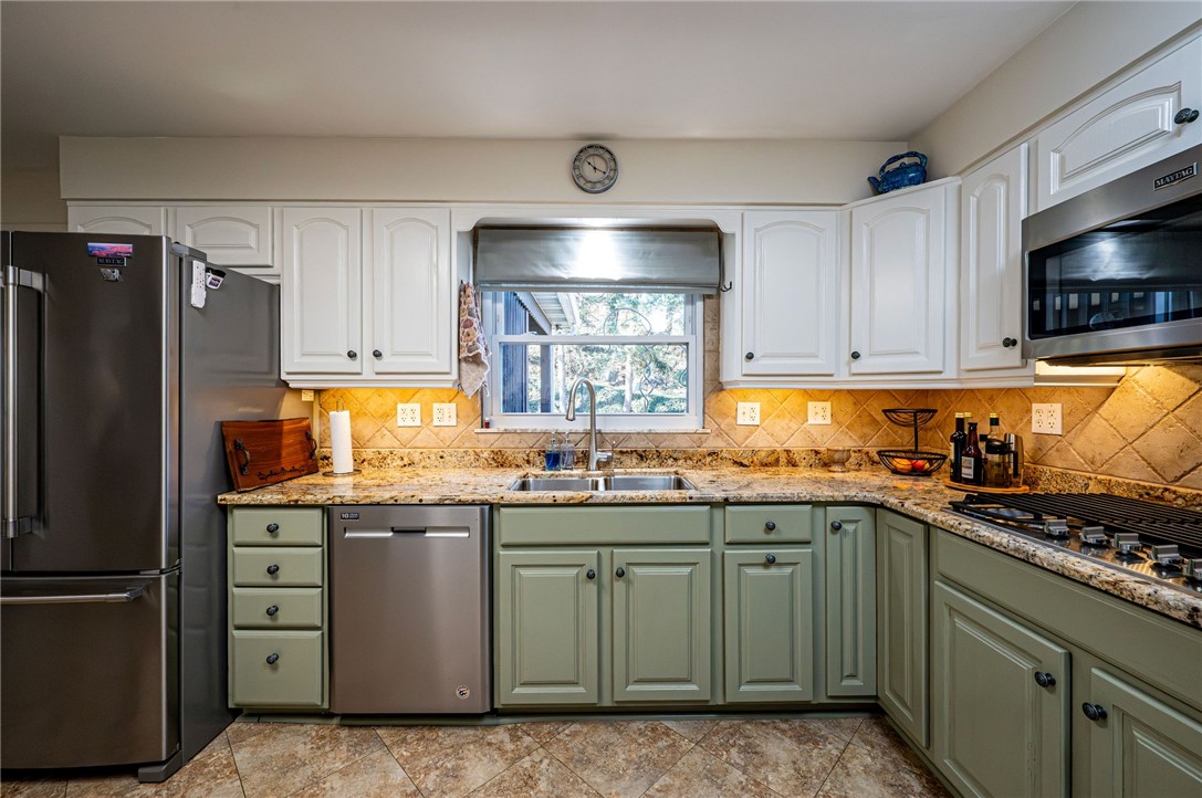 Hempfield Twp - Wml, Pennsylvania 15601, United States, 4 Bedrooms Bedrooms, ,3 BathroomsBathrooms,Residential,Pending,92189