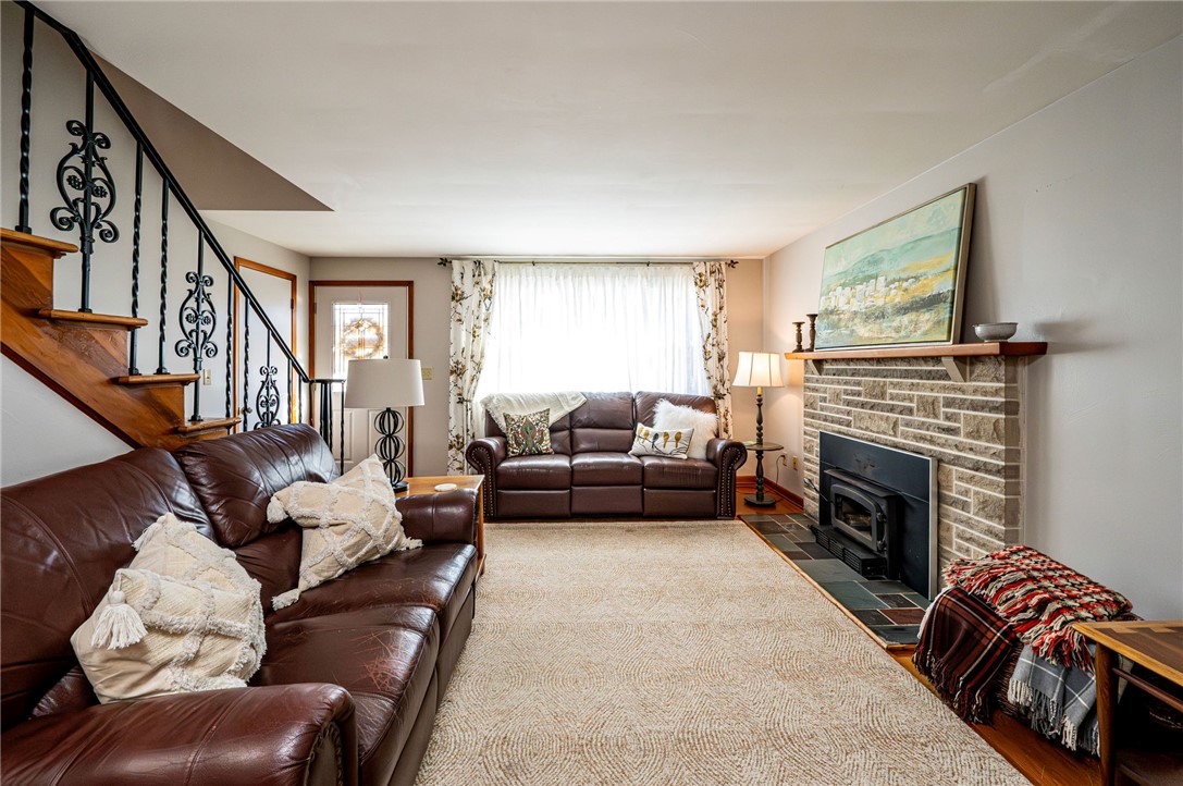 Hempfield Twp - Wml, Pennsylvania 15601, United States, 4 Bedrooms Bedrooms, ,3 BathroomsBathrooms,Residential,Pending,92189