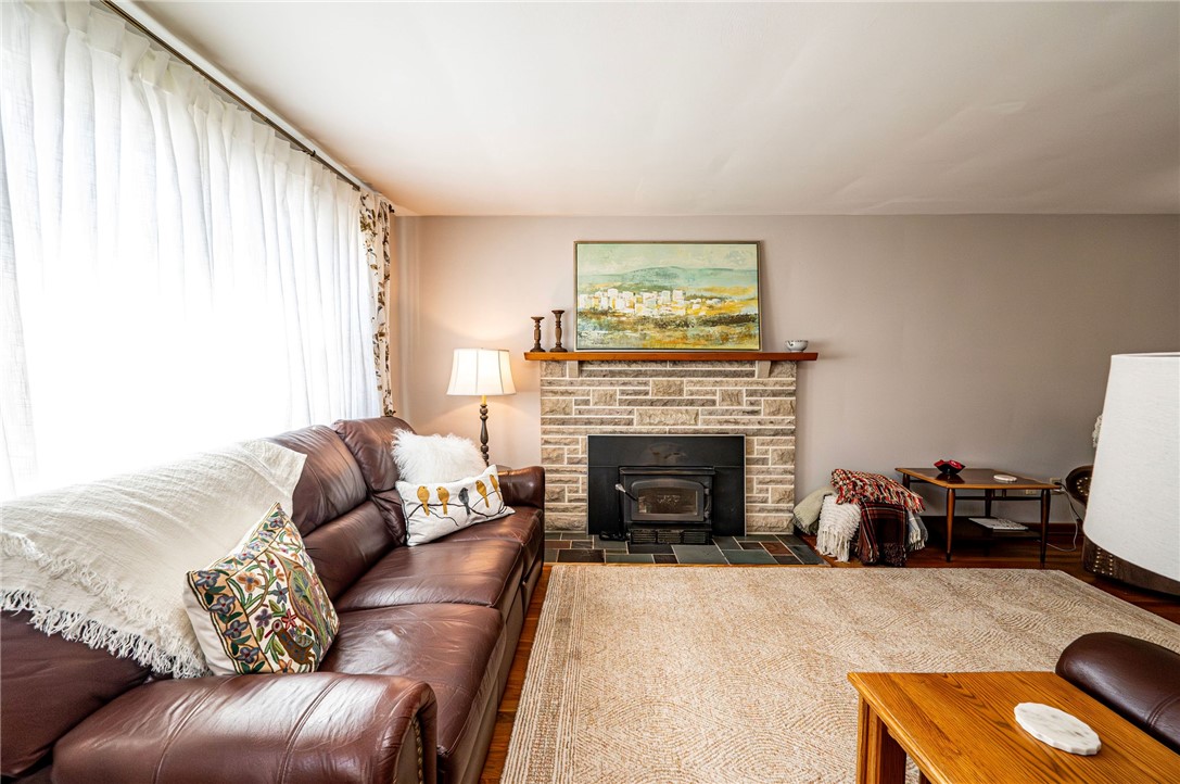 Hempfield Twp - Wml, Pennsylvania 15601, United States, 4 Bedrooms Bedrooms, ,3 BathroomsBathrooms,Residential,Pending,92189