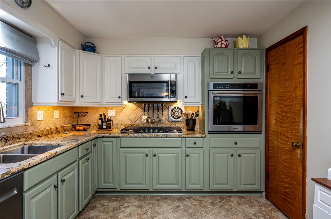 Hempfield Twp - Wml, Pennsylvania 15601, United States, 4 Bedrooms Bedrooms, ,3 BathroomsBathrooms,Residential,Pending,92189