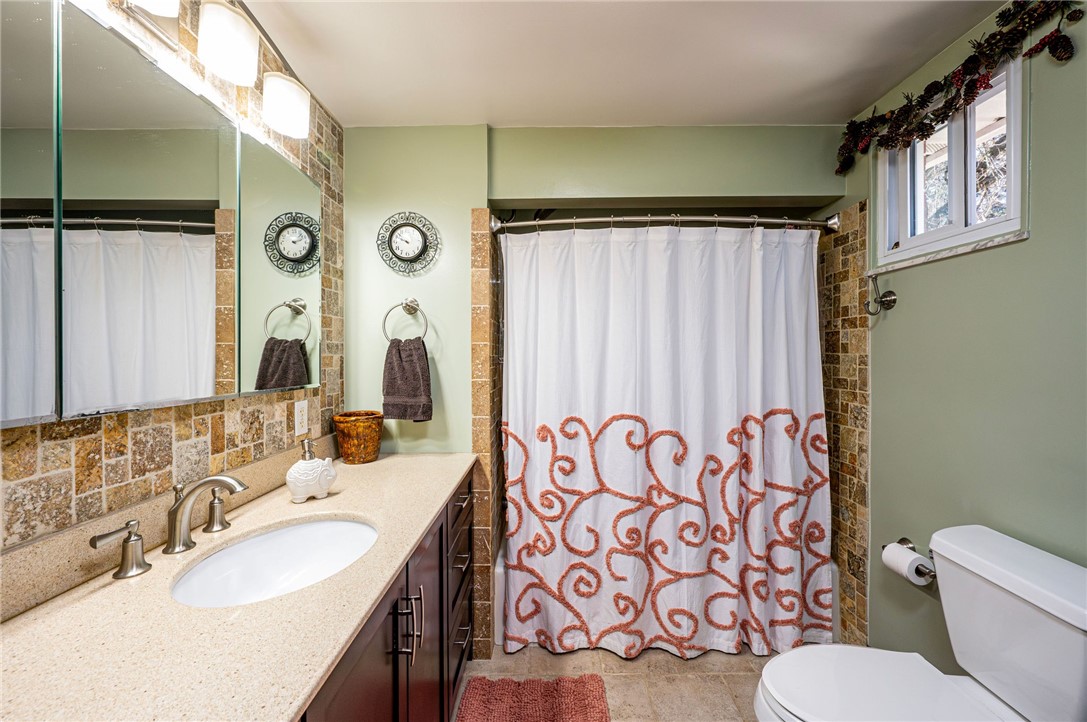 Hempfield Twp - Wml, Pennsylvania 15601, United States, 4 Bedrooms Bedrooms, ,3 BathroomsBathrooms,Residential,Pending,92189