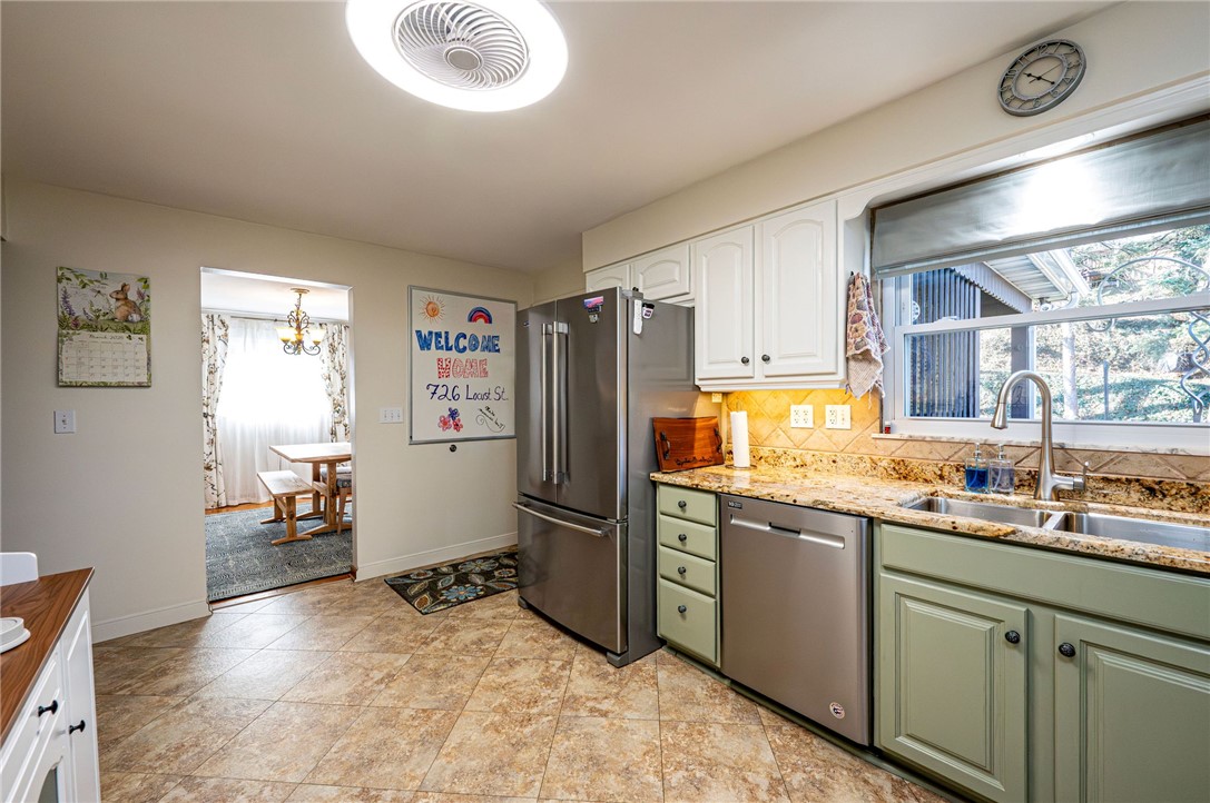 Hempfield Twp - Wml, Pennsylvania 15601, United States, 4 Bedrooms Bedrooms, ,3 BathroomsBathrooms,Residential,Pending,92189