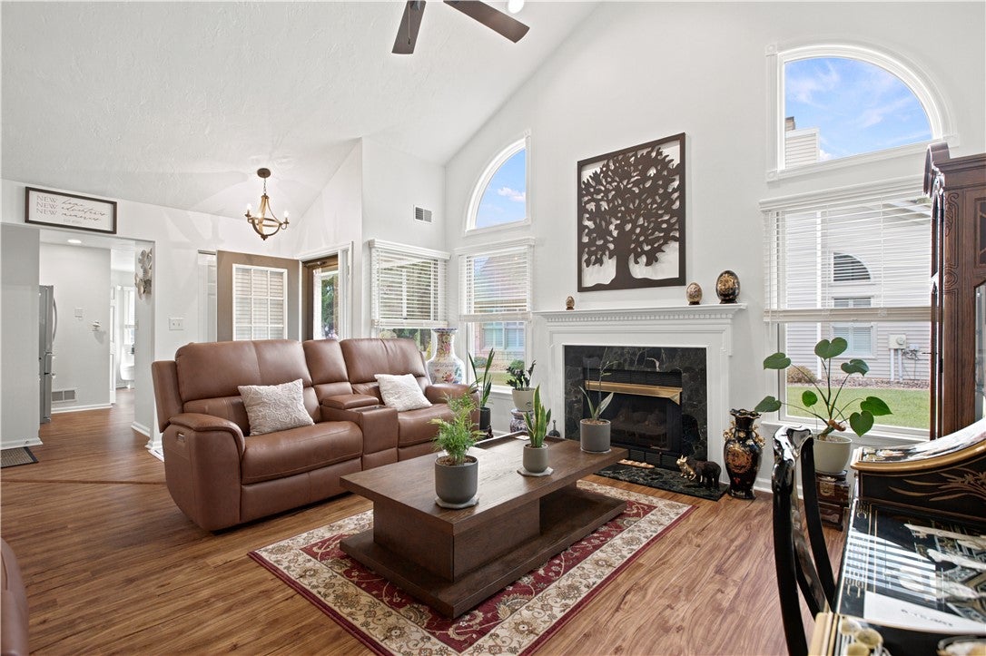 702 Hunt Club Dr