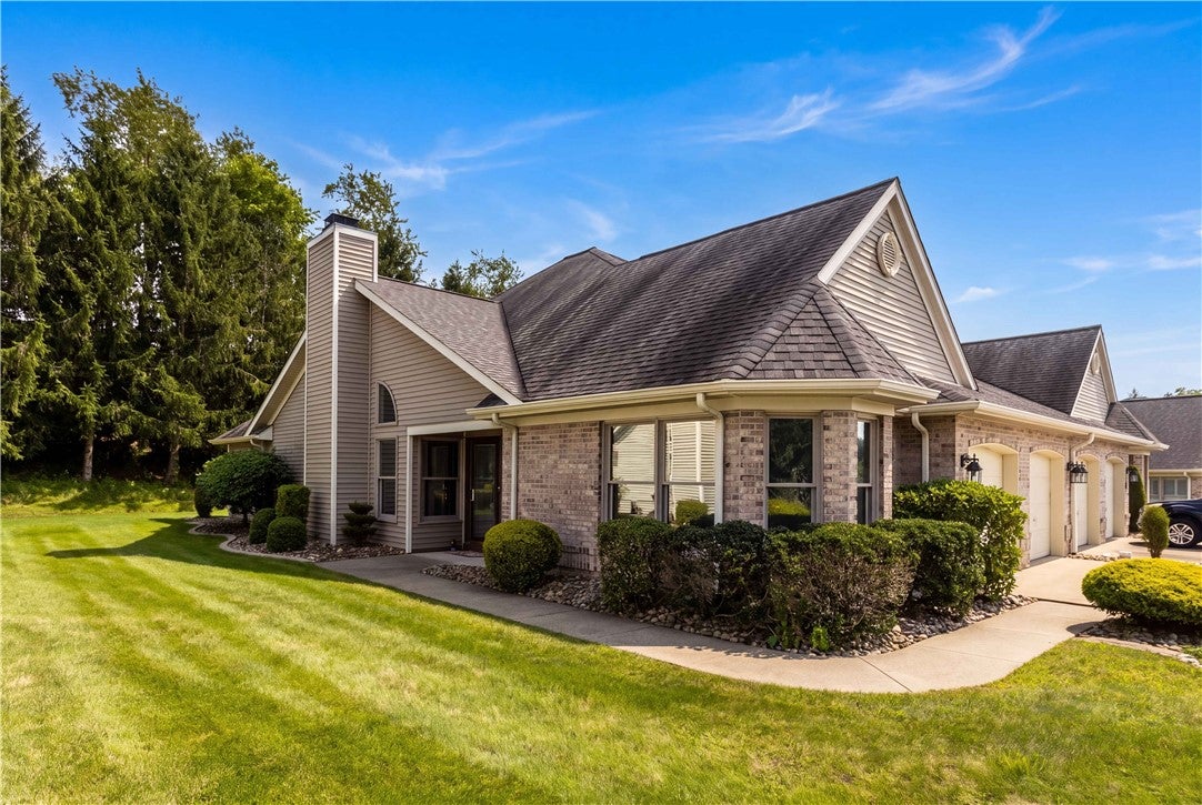 702 Hunt Club Dr