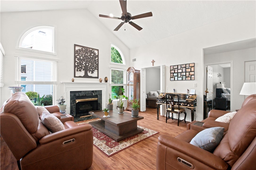 702 Hunt Club Dr