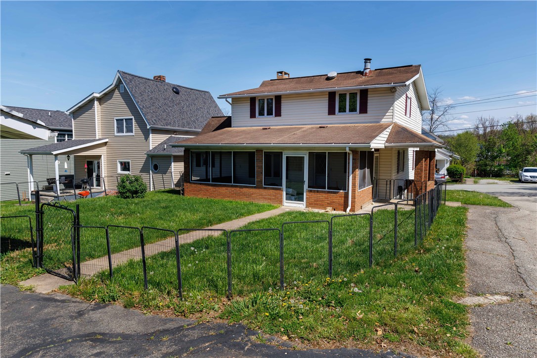 813 Green St St, California, Pennsylvania image 3