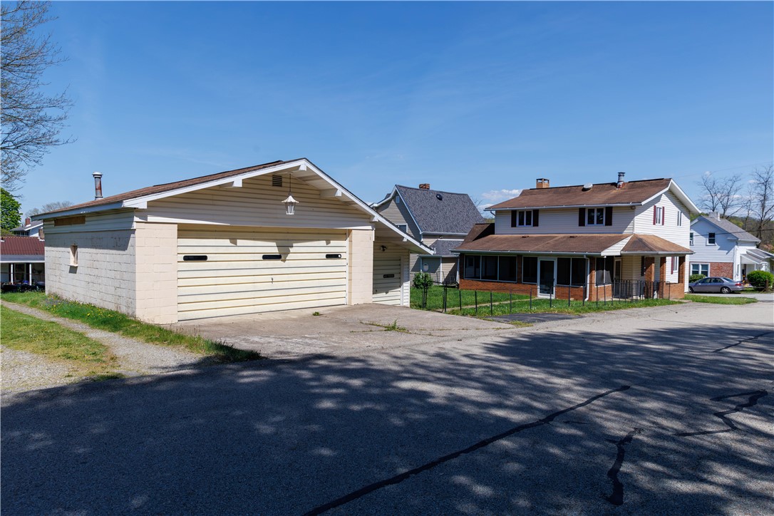 813 Green St St, California, Pennsylvania image 4