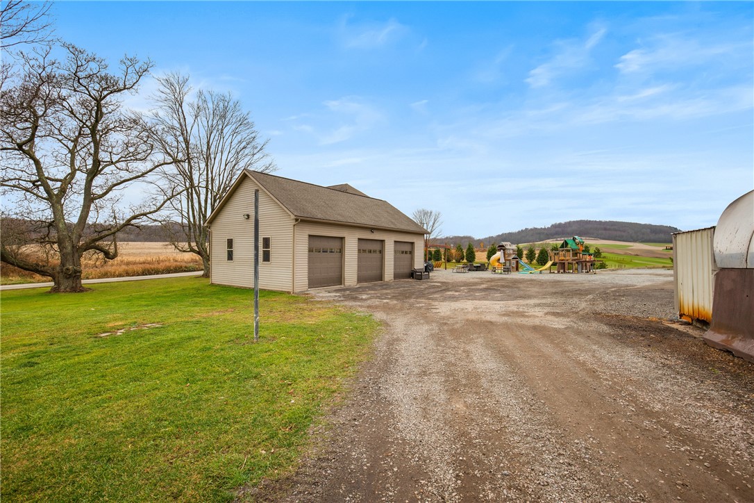 Jenner Twp, Pennsylvania 15541, United States, 4 Bedrooms Bedrooms, ,4 BathroomsBathrooms,Residential,Pending,31891
