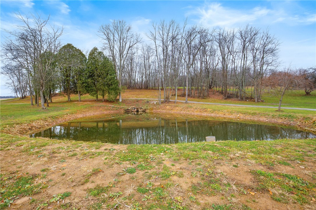 Jenner Twp, Pennsylvania 15541, United States, 4 Bedrooms Bedrooms, ,4 BathroomsBathrooms,Residential,Pending,31891