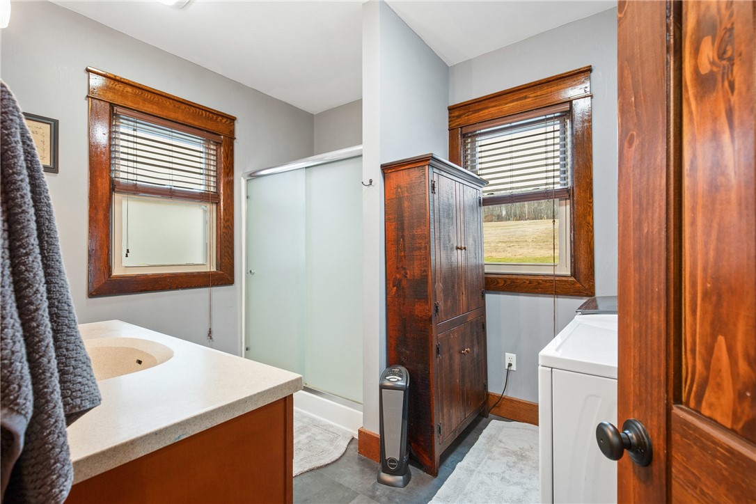 Jenner Twp, Pennsylvania 15541, United States, 4 Bedrooms Bedrooms, ,4 BathroomsBathrooms,Residential,Pending,31891