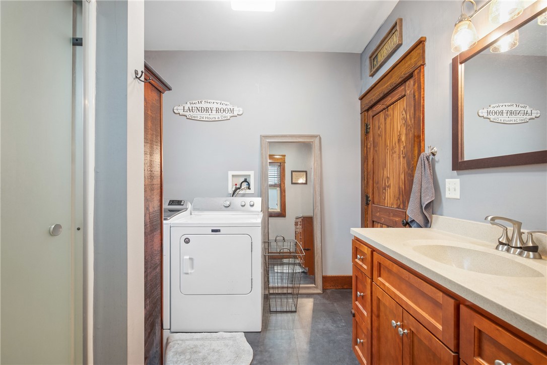 Jenner Twp, Pennsylvania 15541, United States, 4 Bedrooms Bedrooms, ,4 BathroomsBathrooms,Residential,Pending,31891