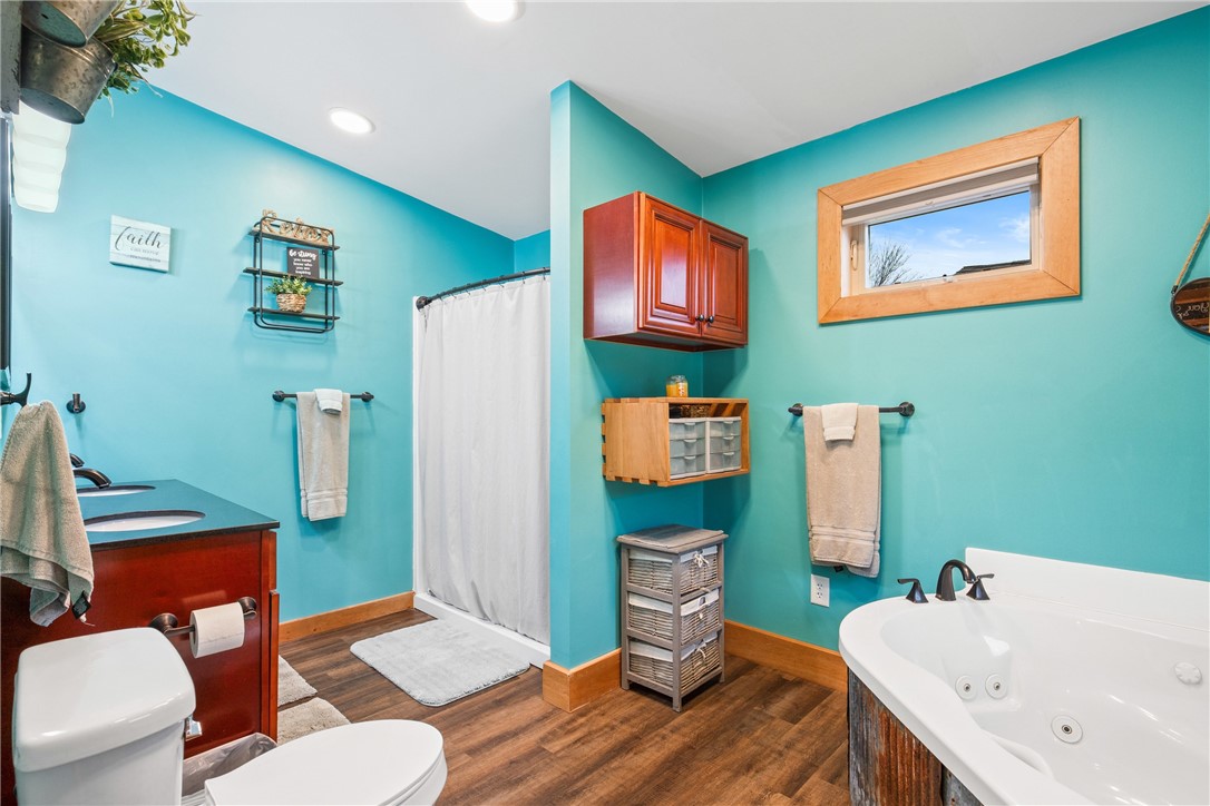 Jenner Twp, Pennsylvania 15541, United States, 4 Bedrooms Bedrooms, ,4 BathroomsBathrooms,Residential,Pending,31891