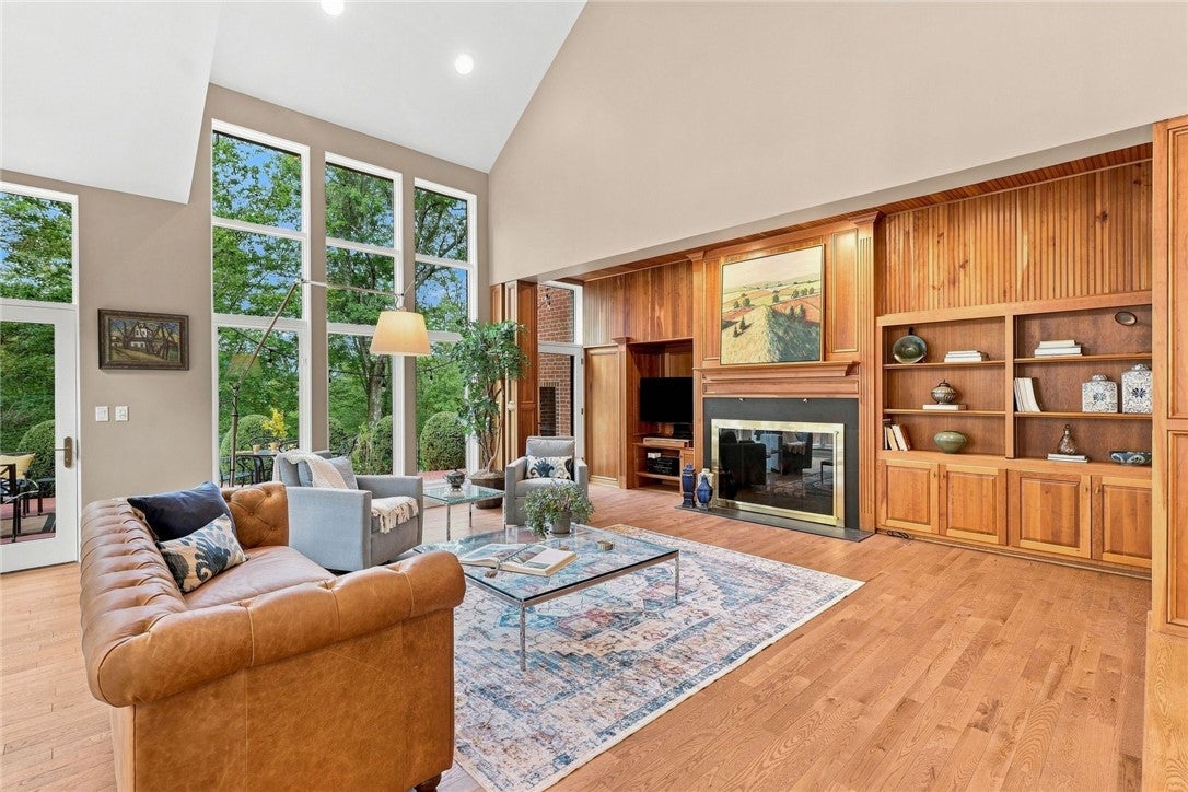 104-102 Thornbrook Drive