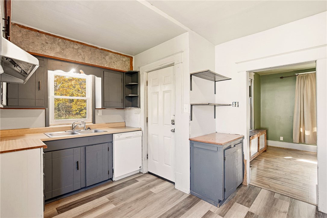 Jenner Twp, Pennsylvania 15563, United States, 2 Bedrooms Bedrooms, ,2 BathroomsBathrooms,Residential,Active,237174