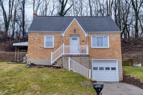 Photo of 1473 Blossom Hill Rd, Castle Shannon Boro, PA 15234 (MLS # 1742500)