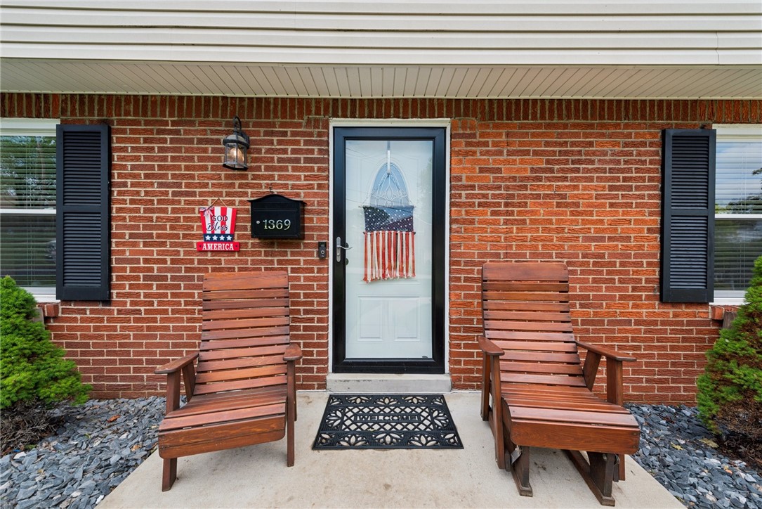 1369 Foxwood Dr Dr, Monroeville, Pennsylvania image 3