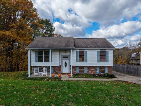 Photo of 421 Rampart Blvd, New Kensington, PA 15068 (MLS # 1746462)