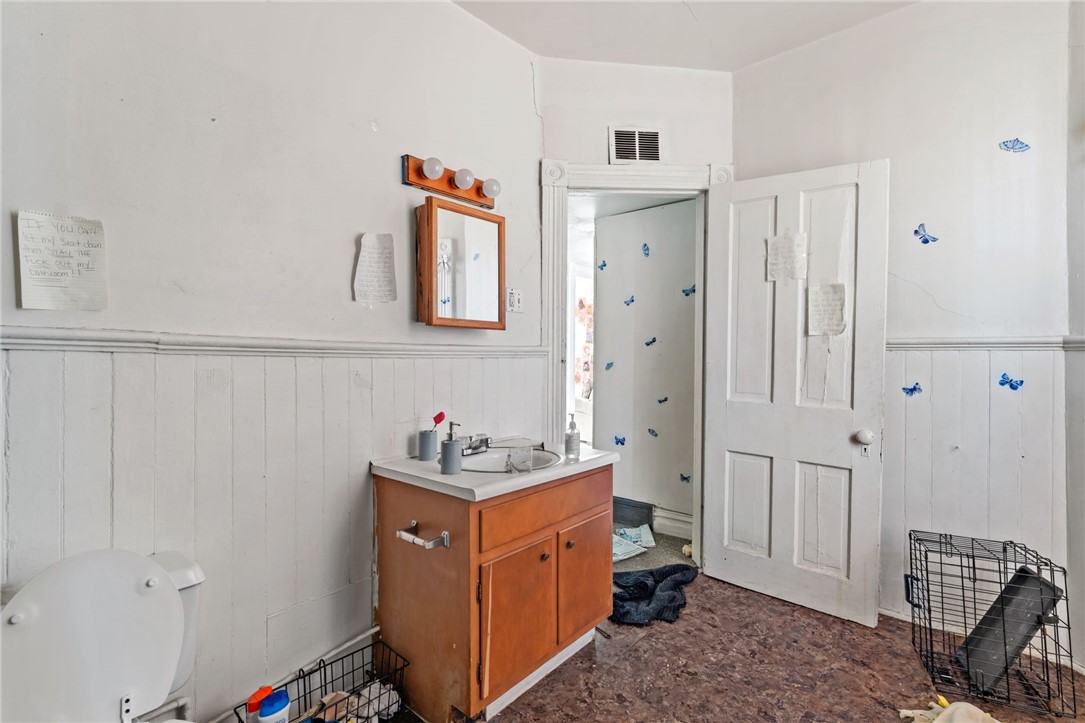 New Castle/2nd, Pennsylvania 16101, United States, 8 Bedrooms Bedrooms, ,Residential,Pending,89459