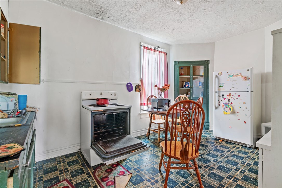 New Castle/2nd, Pennsylvania 16101, United States, 8 Bedrooms Bedrooms, ,Residential,Pending,89459