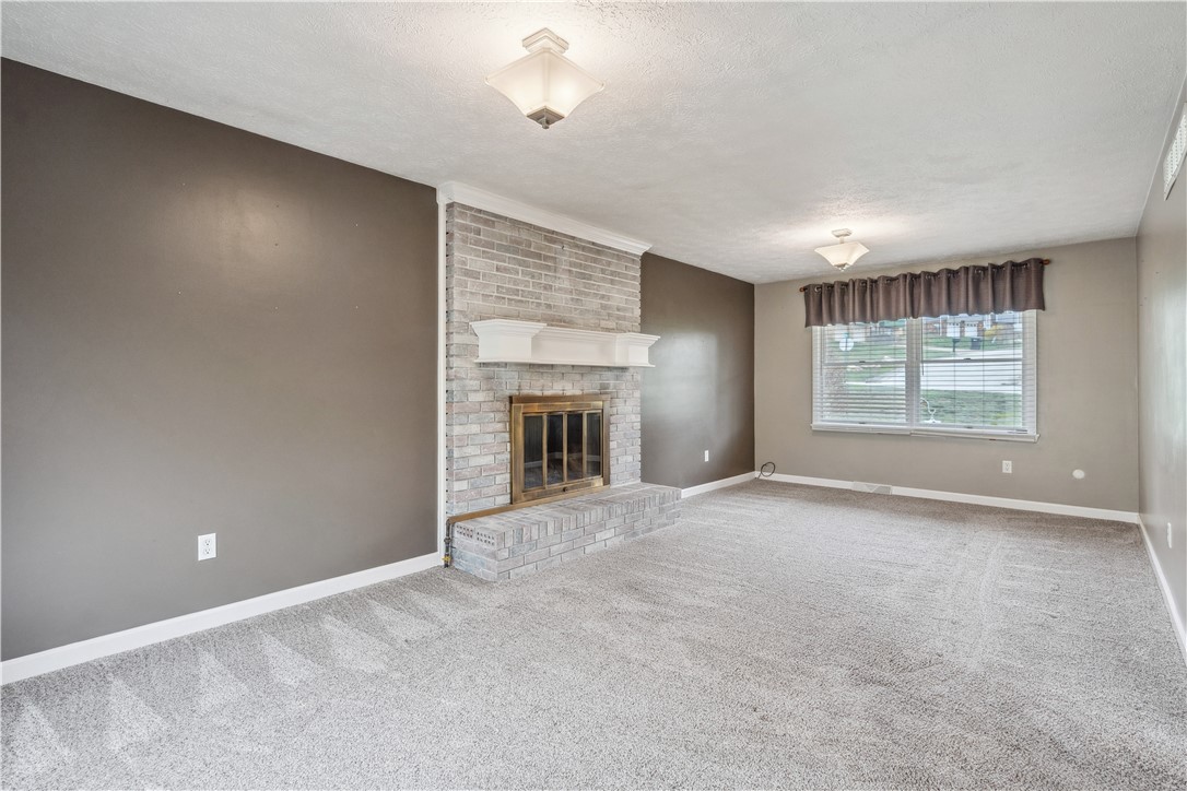 South Strabane, Pennsylvania 15301, United States, 3 Bedrooms Bedrooms, ,3 BathroomsBathrooms,Residential,Contingent,101617