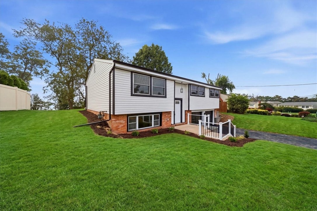 145 Rivercrest