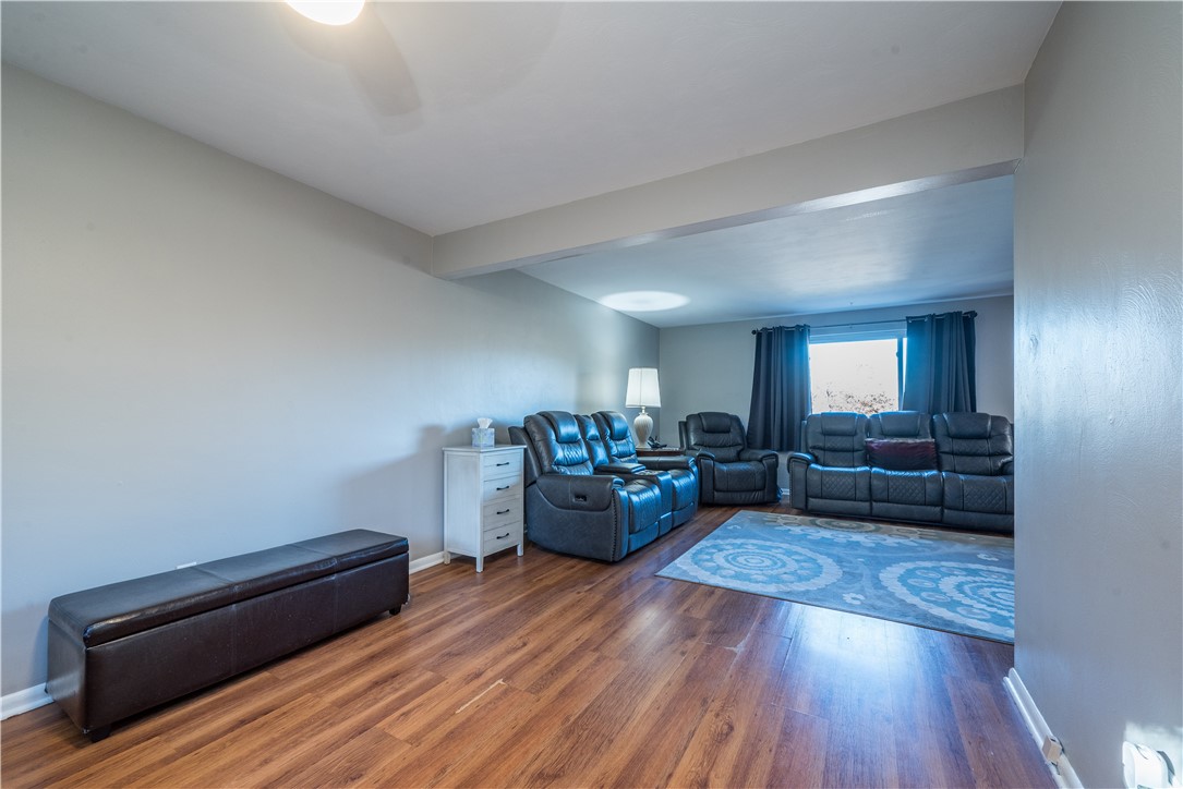 Green Tree, Pennsylvania 15220, United States, 3 Bedrooms Bedrooms, ,2 BathroomsBathrooms,Residential,Contingent,33728