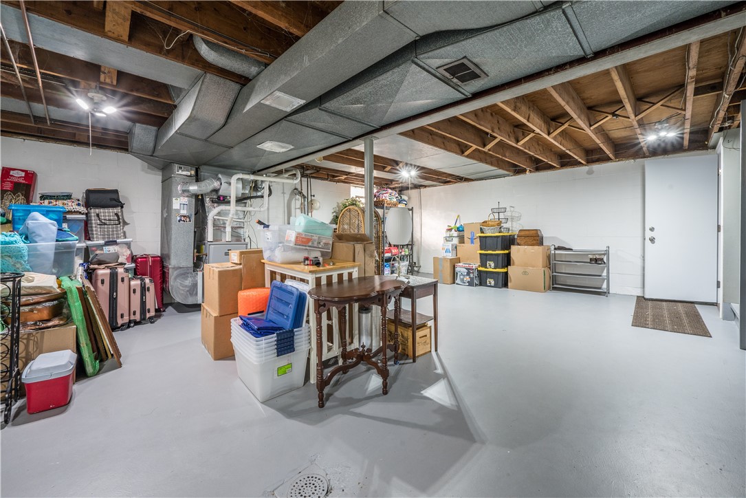 Green Tree, Pennsylvania 15220, United States, 3 Bedrooms Bedrooms, ,2 BathroomsBathrooms,Residential,Contingent,33728