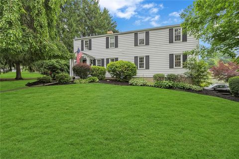 Photo of 38 Circle Dr, Beaver, PA 15009 (MLS # 1761426)