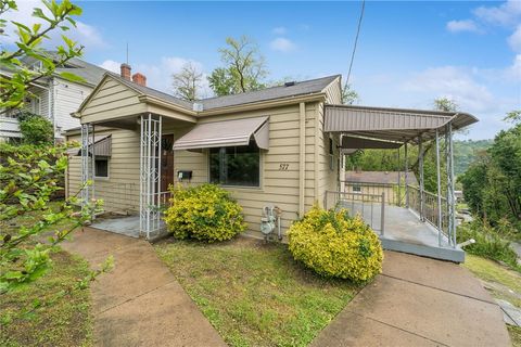 Photo of 577 Isabella Ave, Charleroi, PA 15022 (MLS # 1751756)