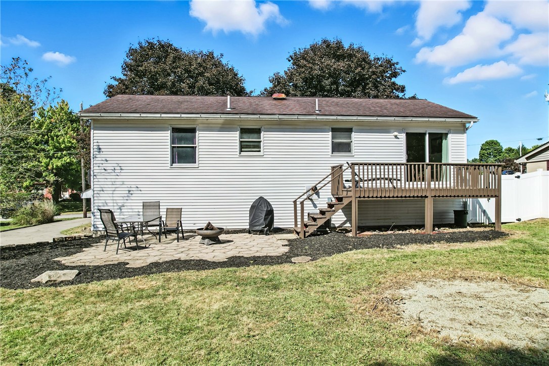 Sharon, Pennsylvania 16146, United States, 4 Bedrooms Bedrooms, ,2 BathroomsBathrooms,Residential,Contingent,204095