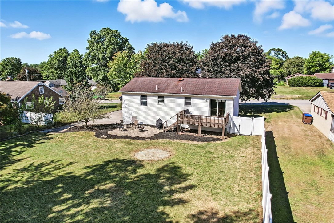 Sharon, Pennsylvania 16146, United States, 4 Bedrooms Bedrooms, ,2 BathroomsBathrooms,Residential,Contingent,204095