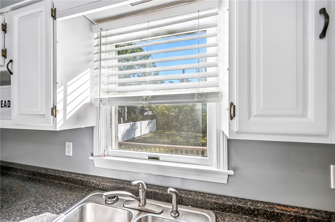 Sharon, Pennsylvania 16146, United States, 4 Bedrooms Bedrooms, ,2 BathroomsBathrooms,Residential,Contingent,204095