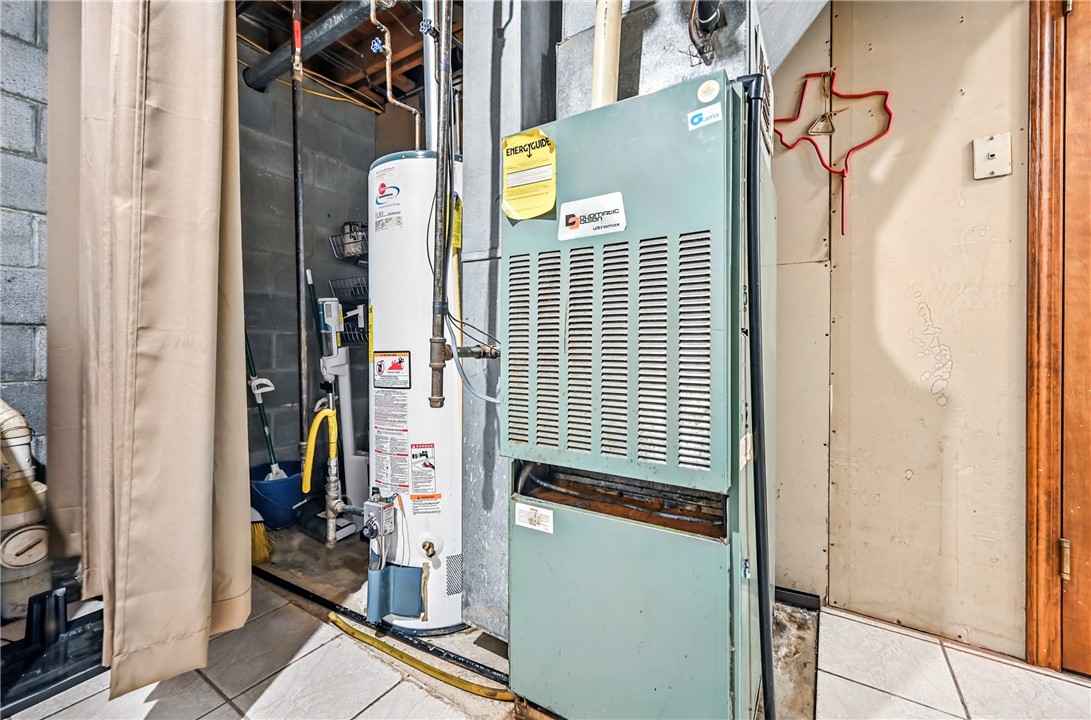 Sharon, Pennsylvania 16146, United States, 4 Bedrooms Bedrooms, ,2 BathroomsBathrooms,Residential,Contingent,204095