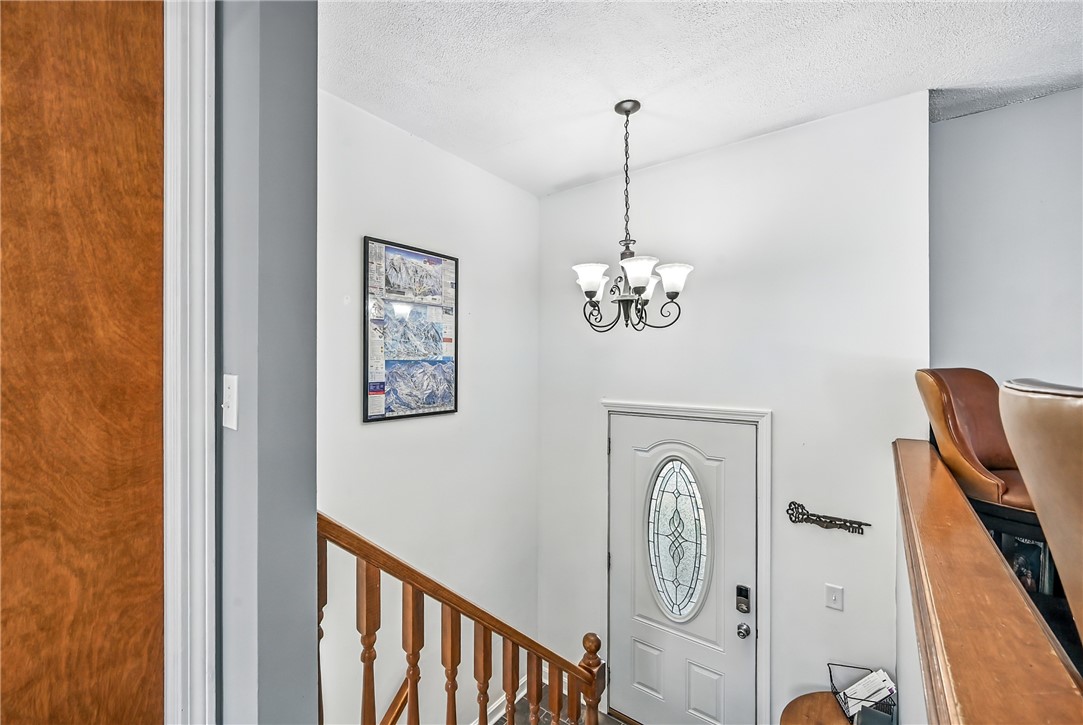 Sharon, Pennsylvania 16146, United States, 4 Bedrooms Bedrooms, ,2 BathroomsBathrooms,Residential,Contingent,204095