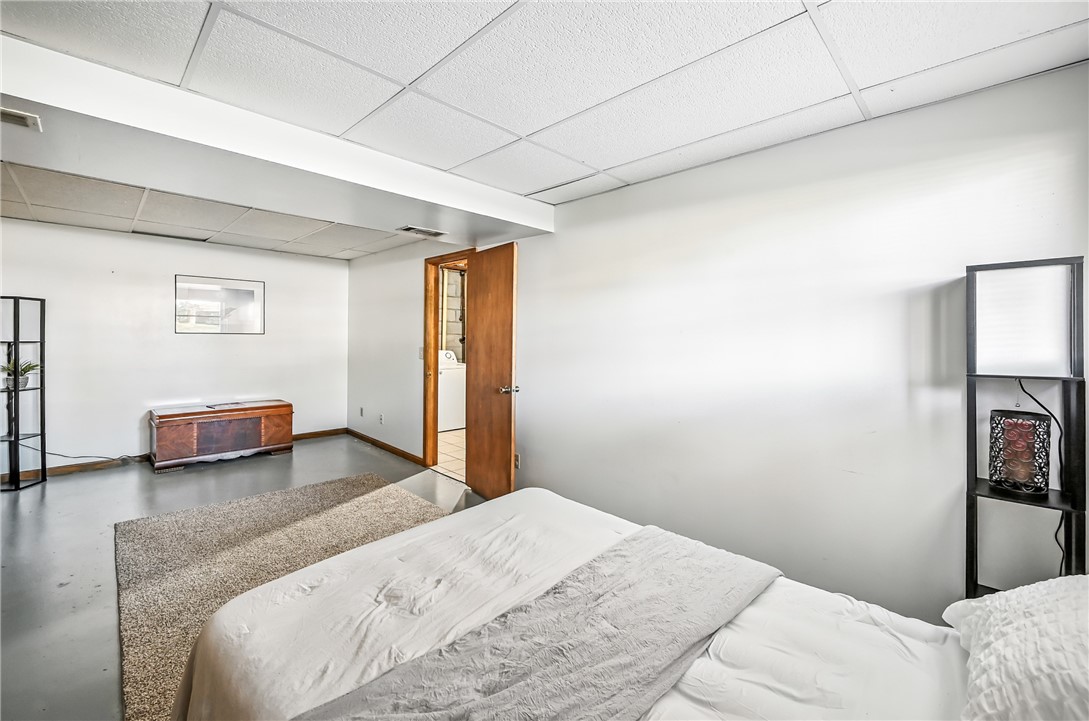 Sharon, Pennsylvania 16146, United States, 4 Bedrooms Bedrooms, ,2 BathroomsBathrooms,Residential,Contingent,204095