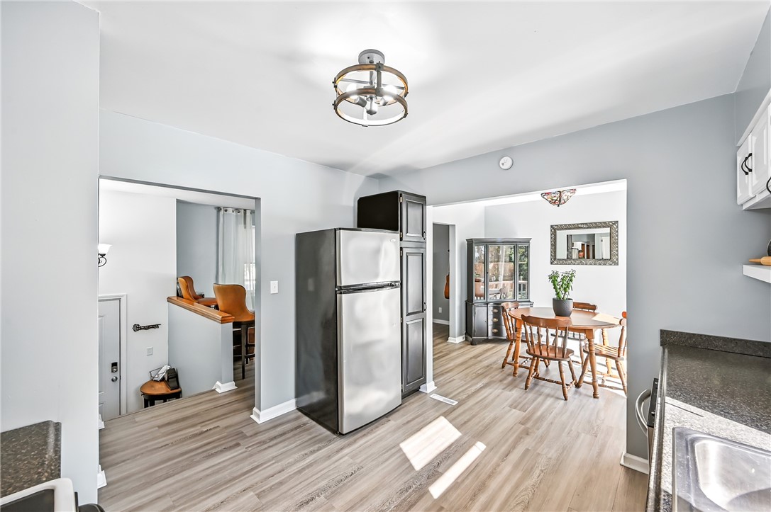 Sharon, Pennsylvania 16146, United States, 4 Bedrooms Bedrooms, ,2 BathroomsBathrooms,Residential,Contingent,204095