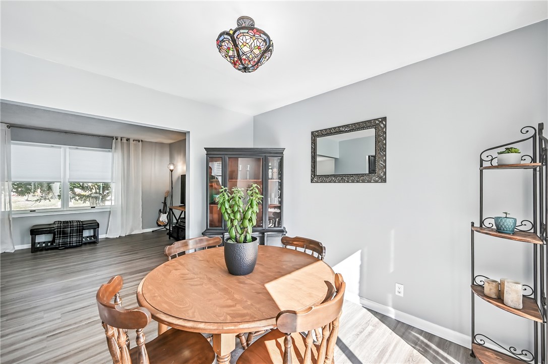 Sharon, Pennsylvania 16146, United States, 4 Bedrooms Bedrooms, ,2 BathroomsBathrooms,Residential,Contingent,204095