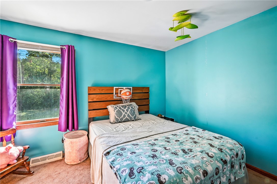 Sharon, Pennsylvania 16146, United States, 4 Bedrooms Bedrooms, ,2 BathroomsBathrooms,Residential,Contingent,204095