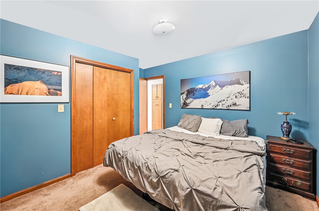 Sharon, Pennsylvania 16146, United States, 4 Bedrooms Bedrooms, ,2 BathroomsBathrooms,Residential,Contingent,204095