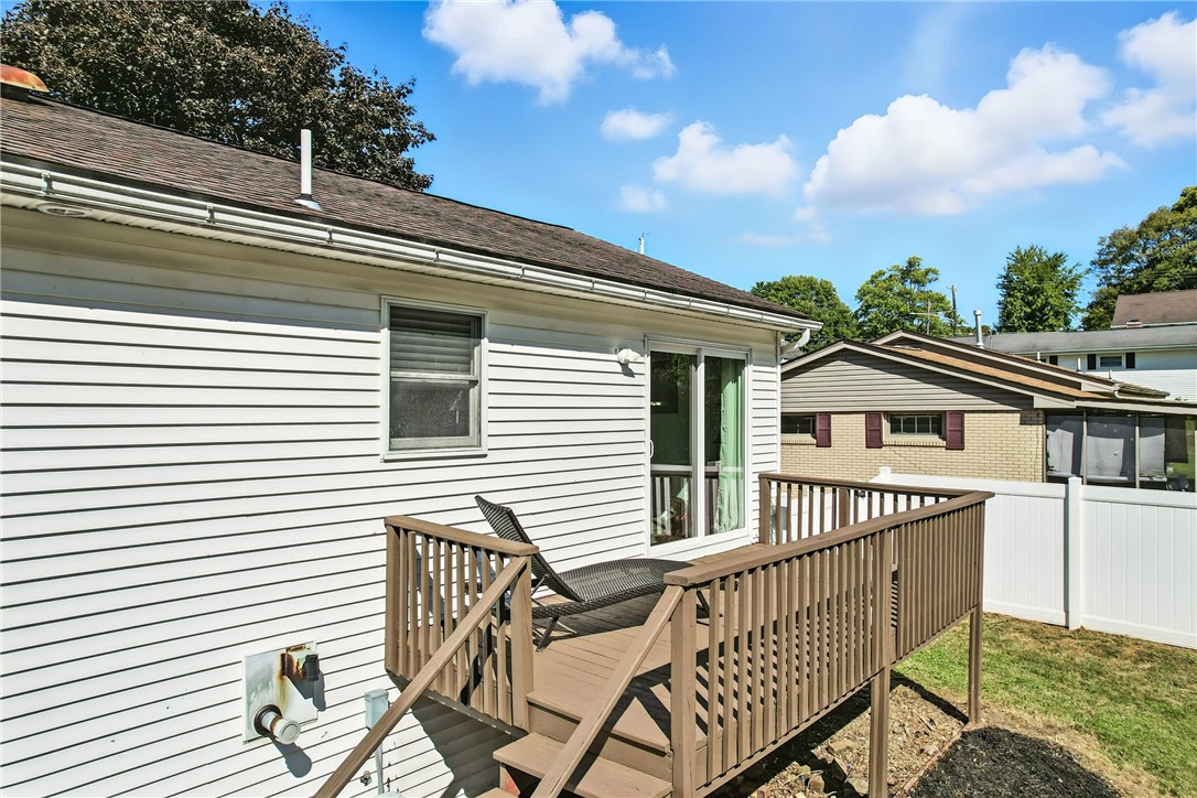 Sharon, Pennsylvania 16146, United States, 4 Bedrooms Bedrooms, ,2 BathroomsBathrooms,Residential,Contingent,204095