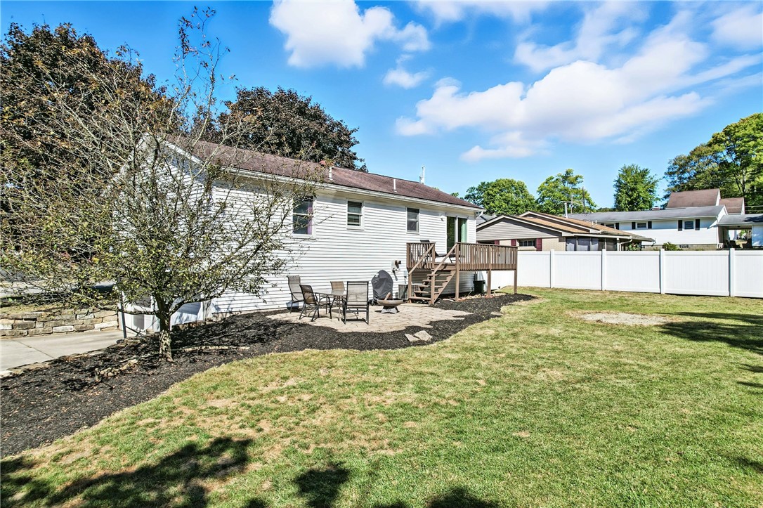 Sharon, Pennsylvania 16146, United States, 4 Bedrooms Bedrooms, ,2 BathroomsBathrooms,Residential,Contingent,204095