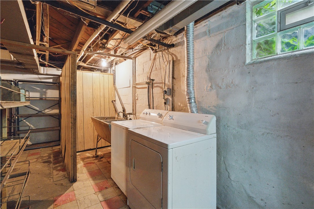 Bethel Park, Pennsylvania 15102, United States, 2 Bedrooms Bedrooms, ,2 BathroomsBathrooms,Residential,Contingent,148647