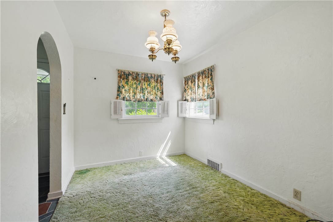 Bethel Park, Pennsylvania 15102, United States, 2 Bedrooms Bedrooms, ,2 BathroomsBathrooms,Residential,Contingent,148647