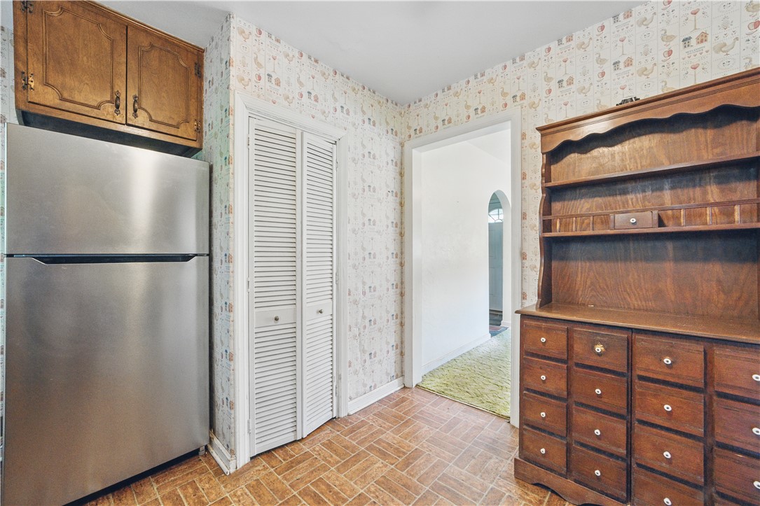 Bethel Park, Pennsylvania 15102, United States, 2 Bedrooms Bedrooms, ,2 BathroomsBathrooms,Residential,Contingent,148647